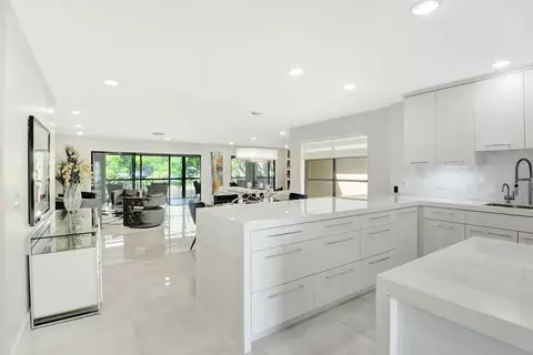 32 Westgate Ln #D, Boynton Beach, FL 33436 photo 6