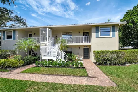 32 Westgate Ln #D, Boynton Beach, FL 33436