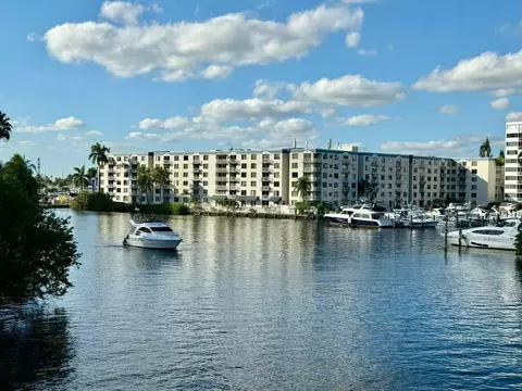 1740 NW N River Dr #421, Miami, FL 33125