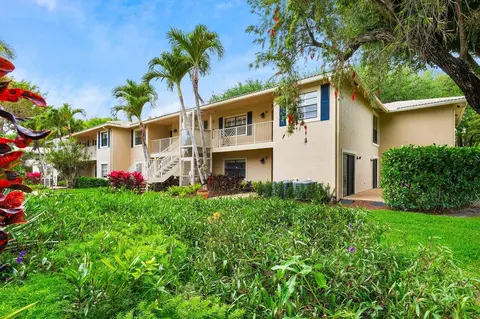 17 Stratford Dr #G, Boynton Beach, FL 33436