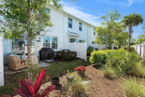 Exterior - 341 SE Halifax Ln, Stuart, FL 34994 photo 5 of 8