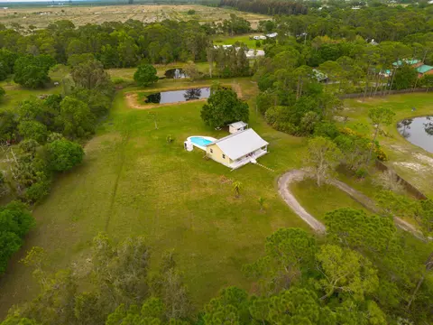 2775 Twin Oaks Trl, Fort Pierce, FL 34945