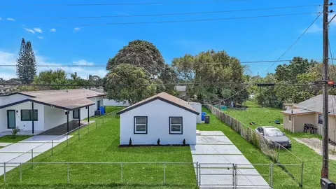 4412 SW 23rd St, West Park, FL 33023