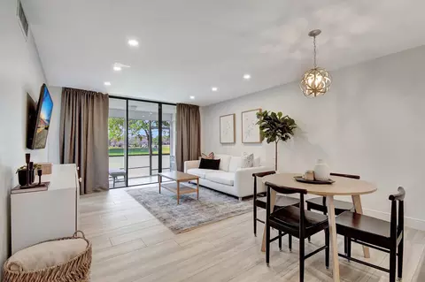 6451 N University Dr #122, Tamarac, FL 33321