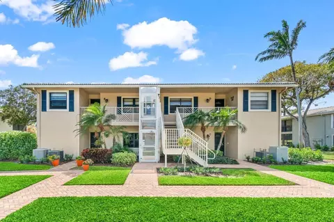 9 Stratford Dr #D, Boynton Beach, FL 33436