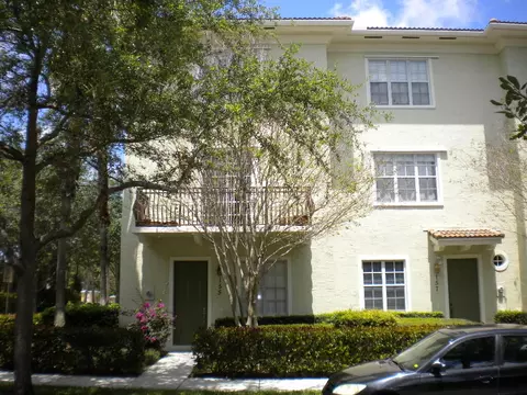 155 W Indian Crossing Cir, Jupiter, FL 33458