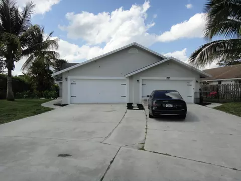 935 Country Wood Ct #935-937, Wellington, FL 33414