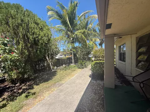 90 NW 27th Ct N, Boynton Beach, FL 33435