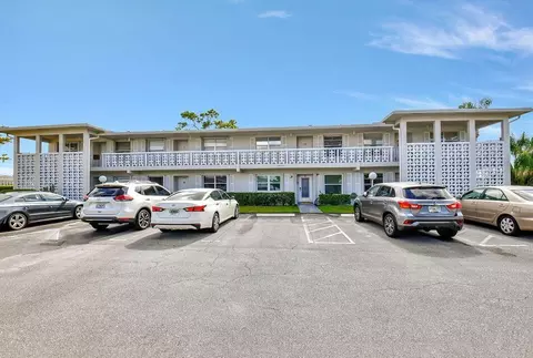 2721 SW 15th St #202, Delray Beach, FL 33445