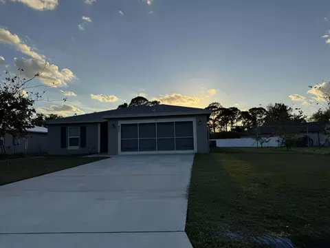 425 NW Hutchins St, Port Saint Lucie, FL 34983