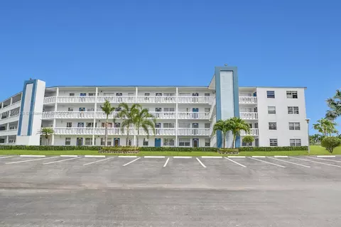 3003 Exeter A, Boca Raton, FL 33434 photo 2