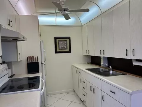 3003 Exeter A, Boca Raton, FL 33434 photo 3