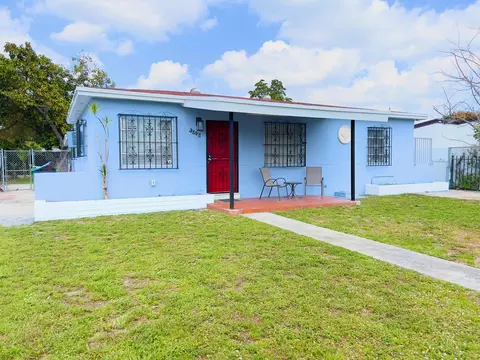 3595 NW 98th St, Miami, FL 33147
