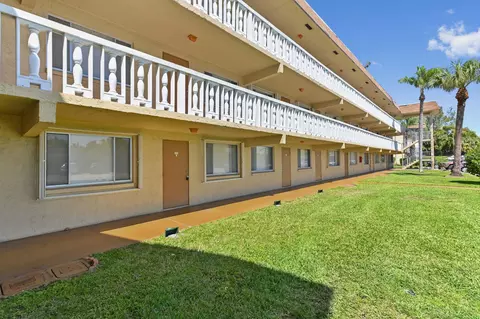 100 Village Green Cir E #111, Palm Springs, FL 33461