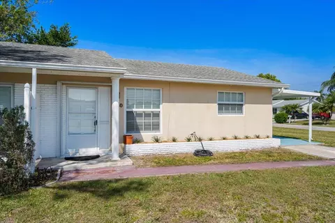 310 Stillwater Dr, Jupiter, FL 33458 photo 2