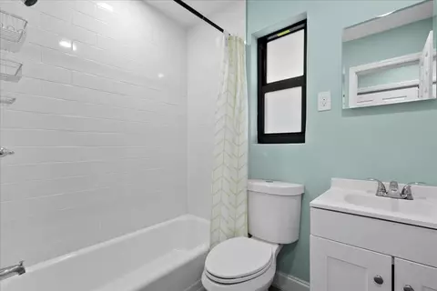 Bath - 18 Adams Rd, Ocean Ridge, FL 33435 photo 2 of 3