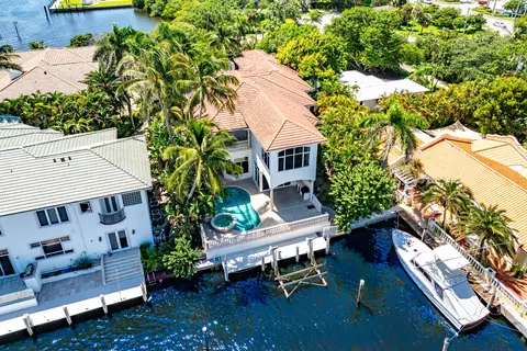 709 SE 10th St, Delray Beach, FL 33483