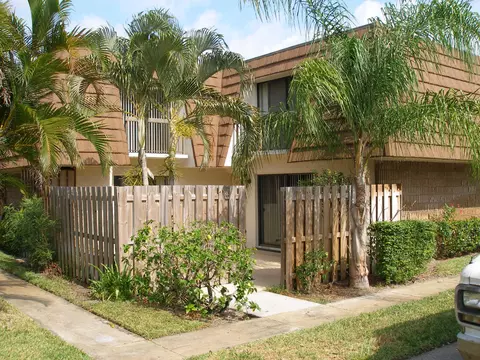 825 Center St #7C, Jupiter, FL 33458