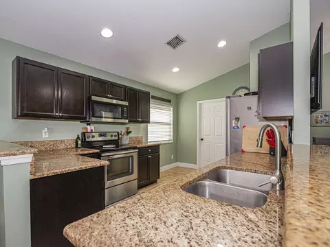 9322 Breakers Row, Fort Pierce, FL 34945 photo 11