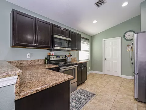 9322 Breakers Row, Fort Pierce, FL 34945 photo 6