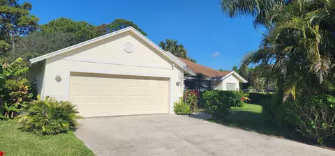 602 N Weldwood Rd N, Jupiter, FL 33458