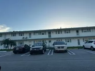 1117 Lake Ter #105, Boynton Beach, FL 33426