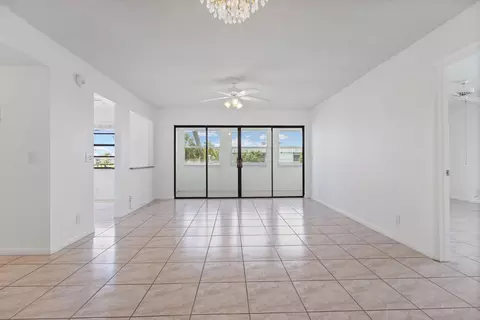 218 Capri E, Delray Beach, FL 33484 photo 8