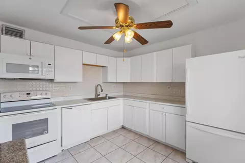 218 Capri E, Delray Beach, FL 33484 photo 10