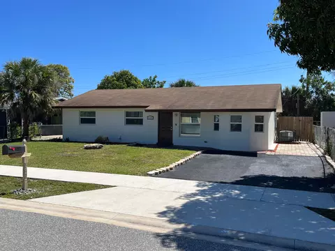 1641 W 14th St, Riviera Beach, FL 33404