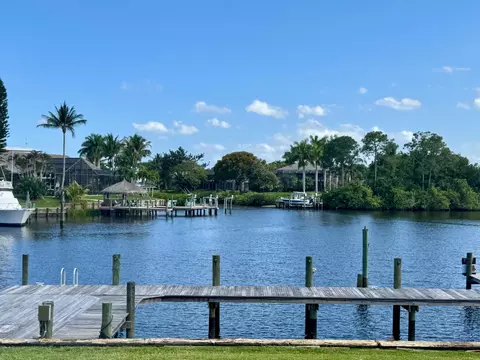 718 SEssex Dr, Port Saint Lucie, FL 34984
