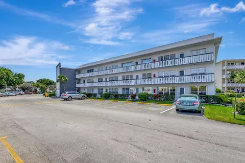 212 Wellington F, West Palm Beach, FL 33417
