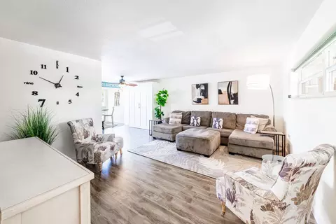 30 Colonial Club Dr #202, Boynton Beach, FL 33435