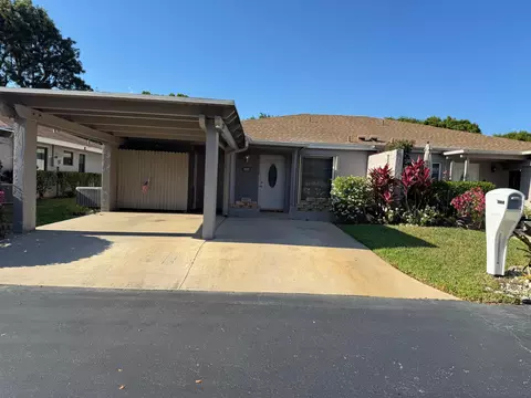 6828 Moonlit Dr, Delray Beach, FL 33446