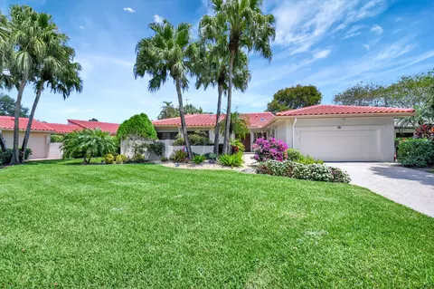 18 Bristol Ln, Boynton Beach, FL 33436