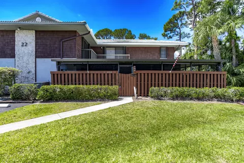 2203 SE Round Table Dr #C, Port Saint Lucie, FL 34952