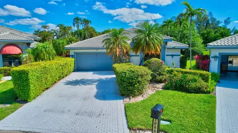 10082 Spyglass Way, Boca Raton, FL 33498