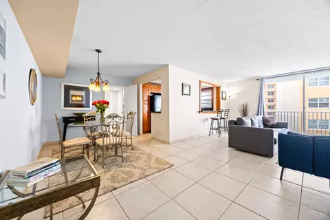 137 Golden Isles Dr #501, Hallandale Beach, FL 33009