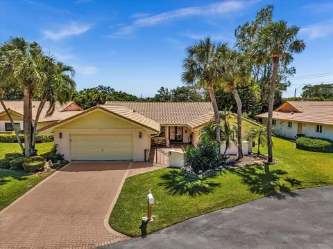 6979 Villas Dr W, Boca Raton, FL 33433
