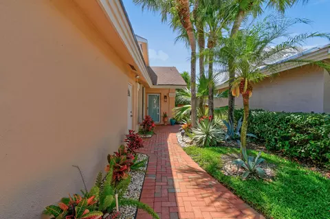 214 E River Park Dr E, Jupiter, FL 33477 photo 5