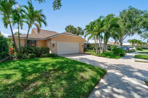 214 E River Park Dr E, Jupiter, FL 33477 photo 2