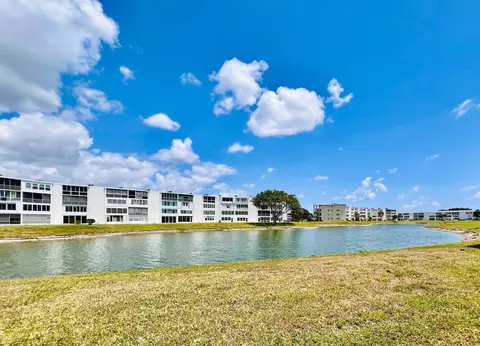 101 Wellington A, West Palm Beach, FL 33417