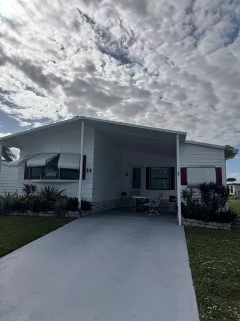 24 Villa Del Norte, Fort Pierce, FL 34951
