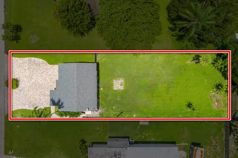 893 SW 35th St, Palm City, FL 34990