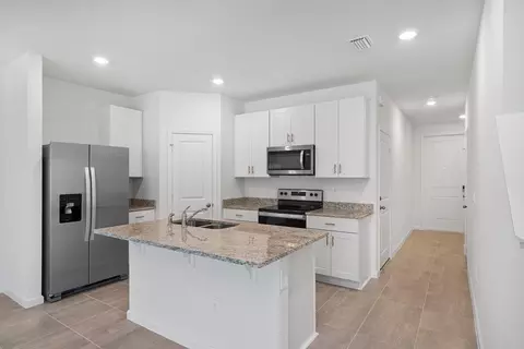 530 Salisbury Cir, Fort Pierce, FL 34982