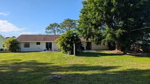 3741 SE Dixie Ross St, Stuart, FL 34997 photo 7