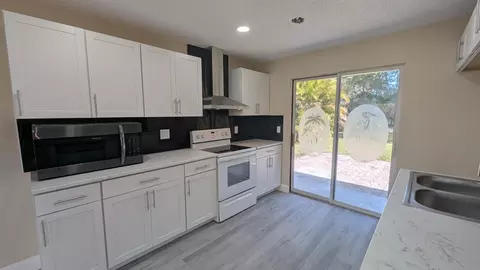 3741 SE Dixie Ross St, Stuart, FL 34997 photo 14