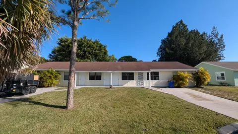 3741 SE Dixie Ross St, Stuart, FL 34997 photo 4