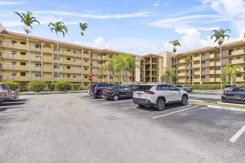 3905 N Nob Hill Rd #300, Sunrise, FL 33351 photo 2