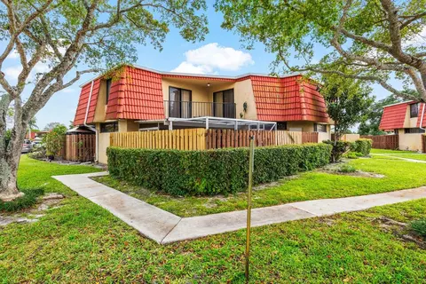 8352 Trent Ct # B, Boca Raton, FL 33433