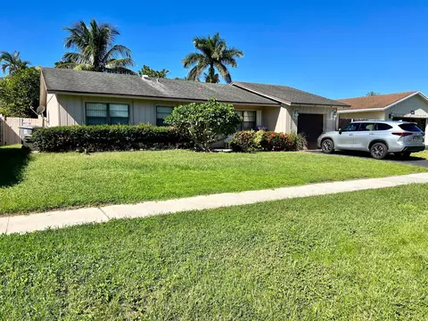 18405 Tapadero Ter, Boca Raton, FL 33496